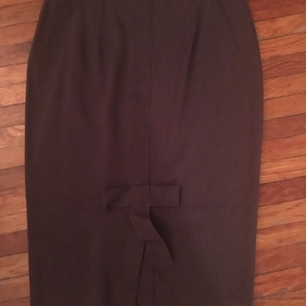 Pencil skirt 60% poly 36% rayon 4% spandex 24”